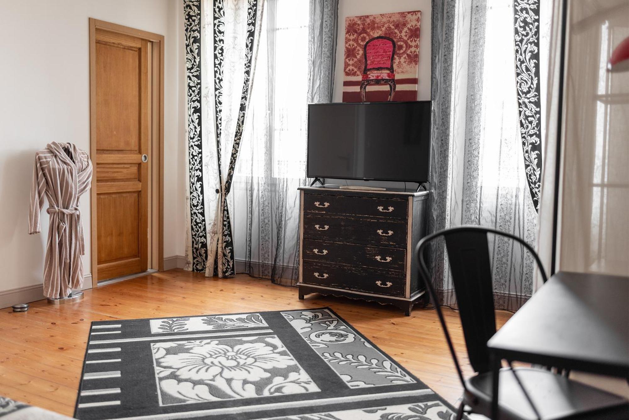 Au Nid De La Madeleine Bed & Breakfast Gaillac Eksteriør bilde